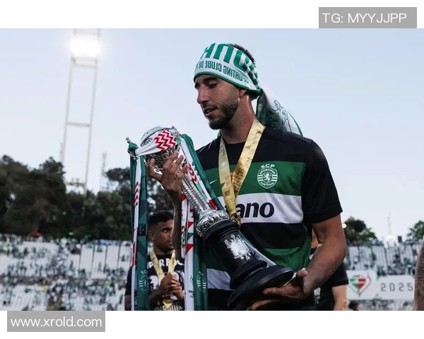 16号足球场上的传奇球星与精彩瞬间回顾 16号足球场上的传奇球星与精彩瞬间回顾