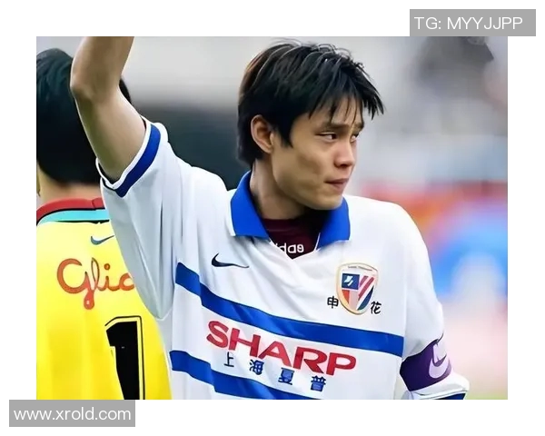 揭秘足球明星背后的博主他们如何塑造球员形象与粉丝关系